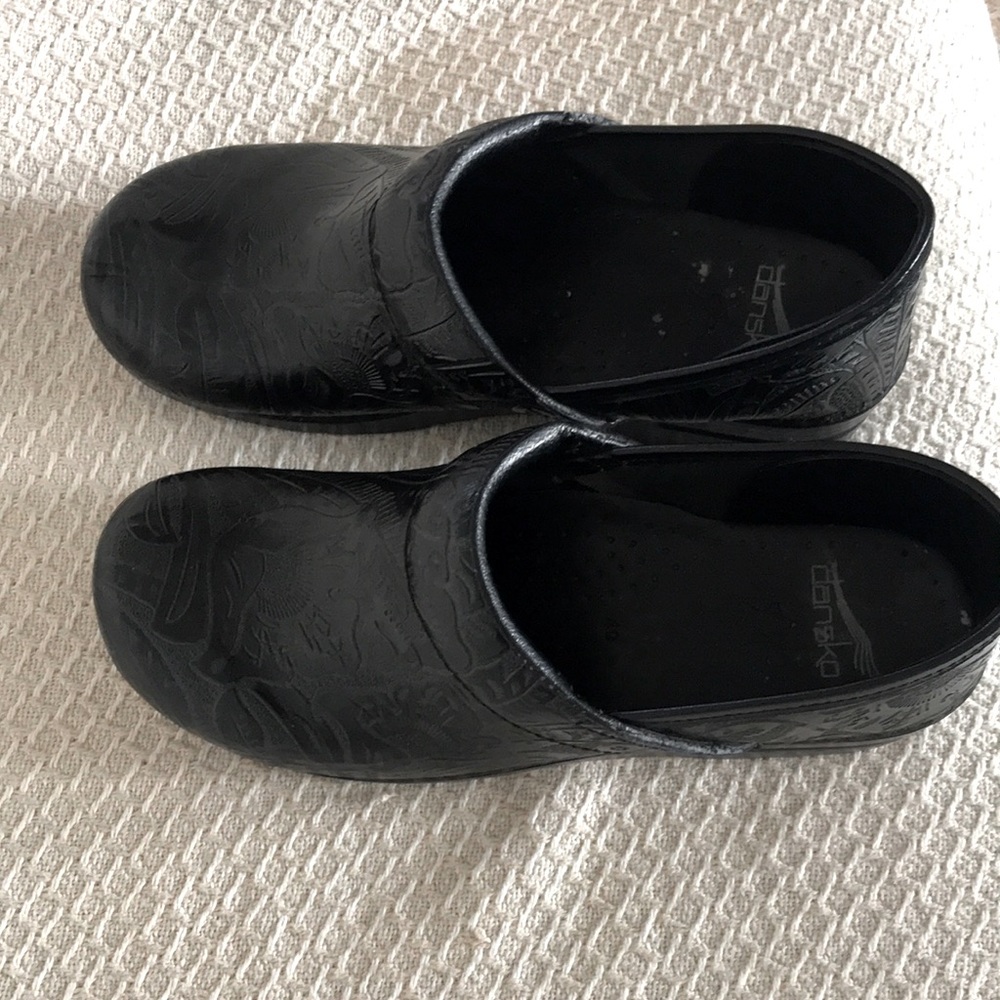 dansko shoes size 40 , hardly worn